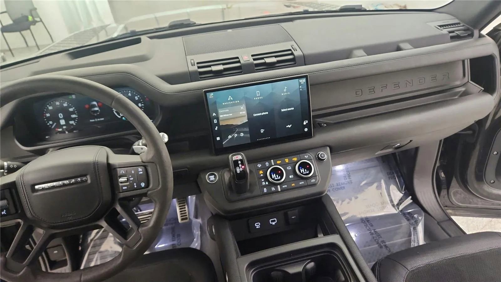 Used 2022 Land Rover Defender 90 V8 image 34