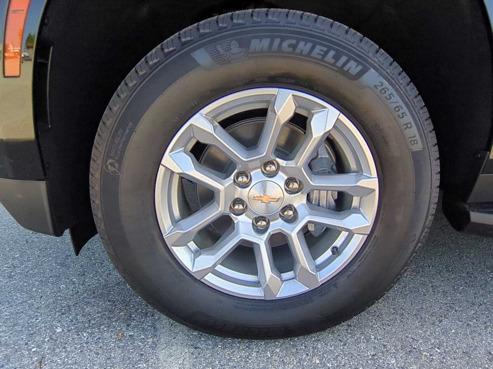 New 2026 Chevrolet Suburban LS RWD image 29