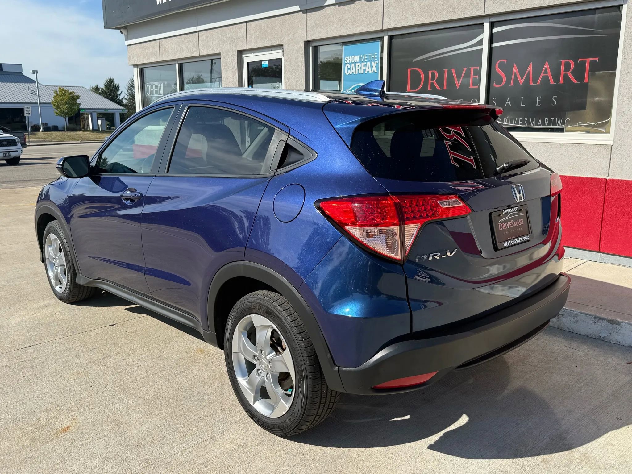 Used 2017 Honda HR-V EX-L image 4