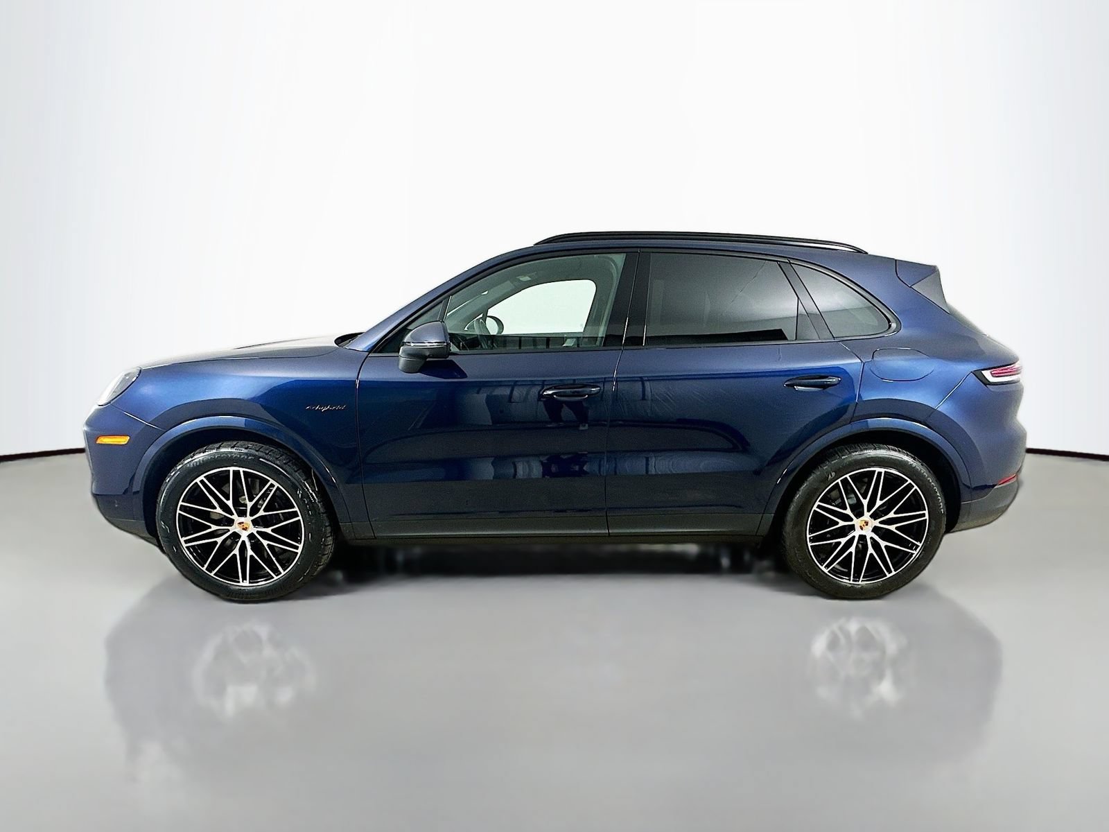 Used 2025 Porsche Cayenne E-Hybrid AWD/4WD image 8