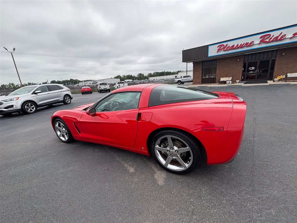Used 2007 Chevrolet Corvette Coupe w/ Preferred Equipment Group RWD image 3