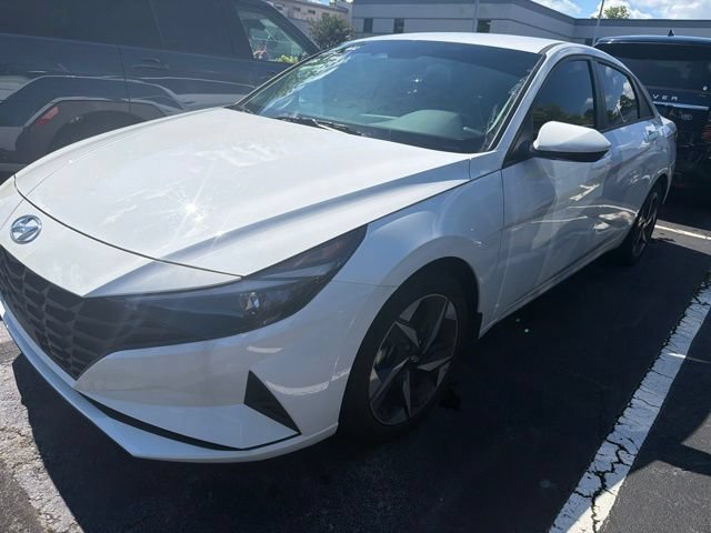 Used 2023 Hyundai Elantra SEL w/ Convenience Package FWD image 5