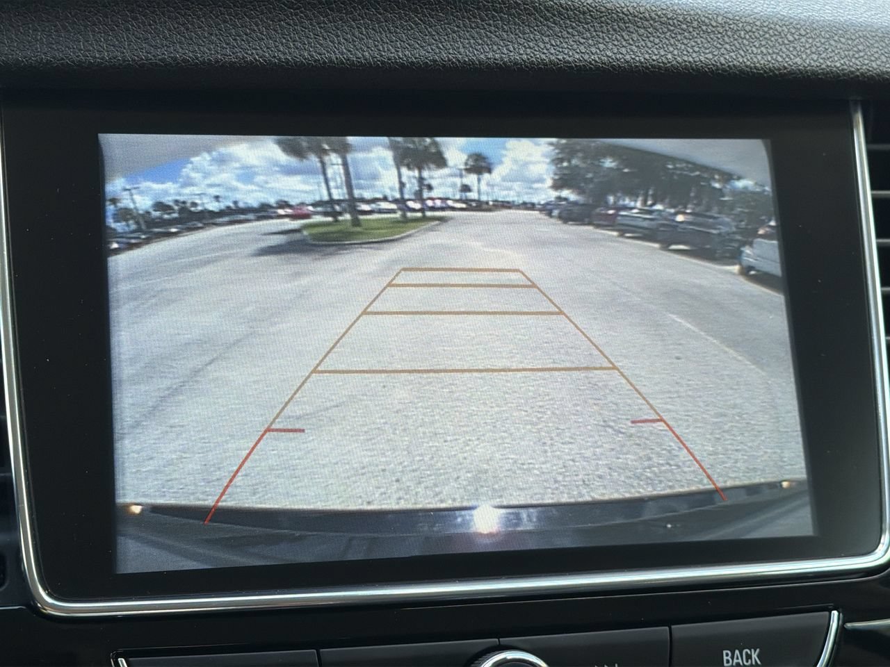 Used 2020 Buick Encore Essence FWD image 19