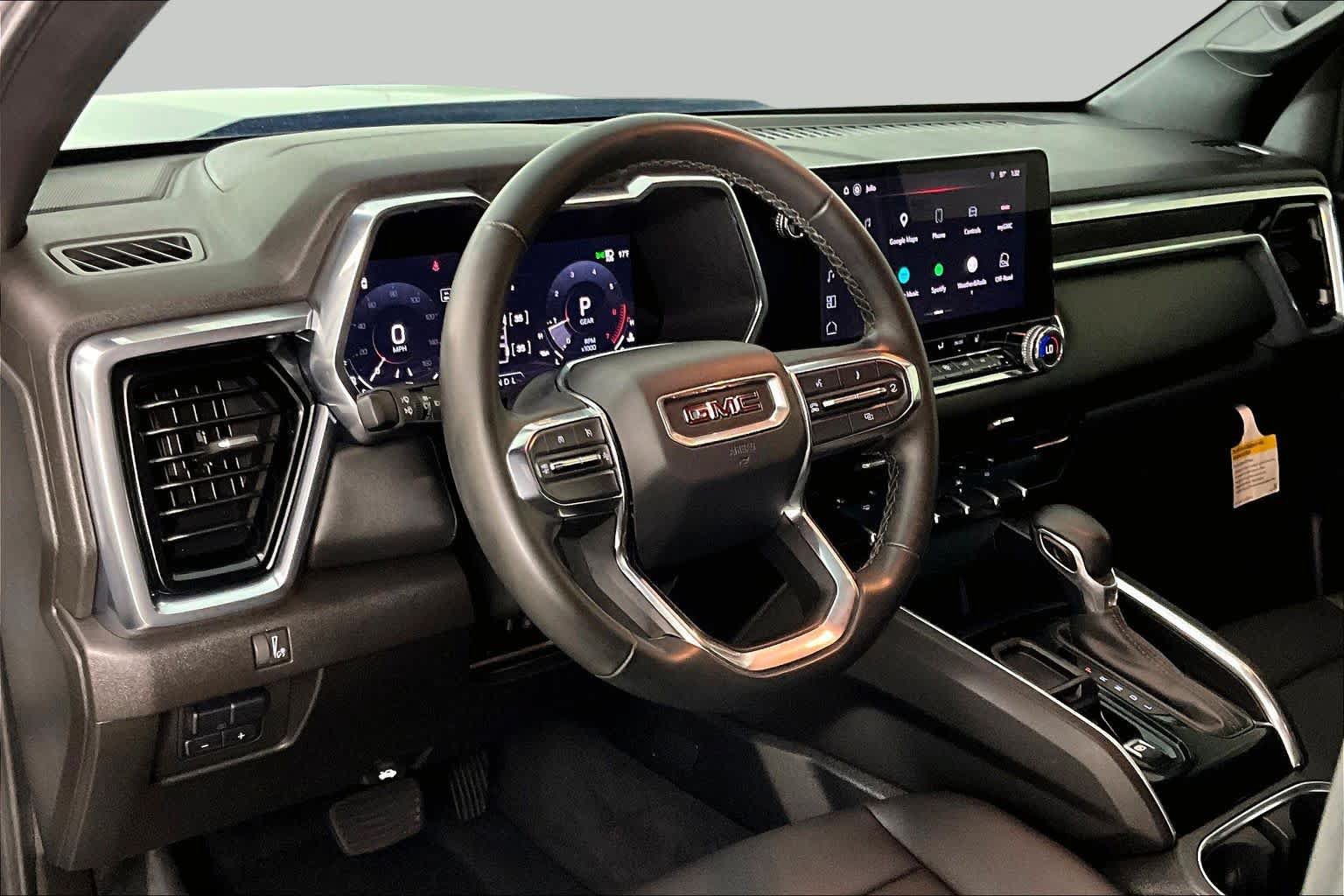 Used 2025 GMC Canyon Elevation w/ Convenience Package RWD image 16