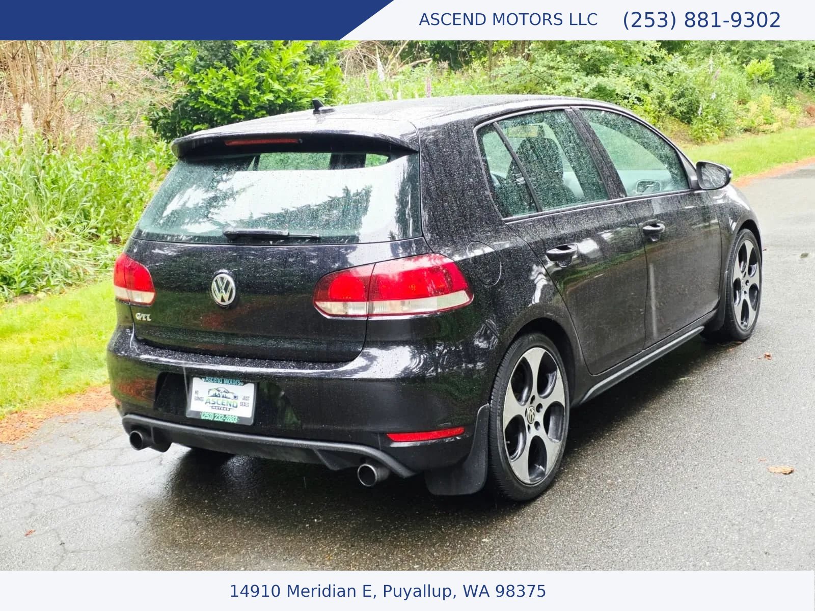 Used 2011 Volkswagen Golf 4-Door FWD image 5