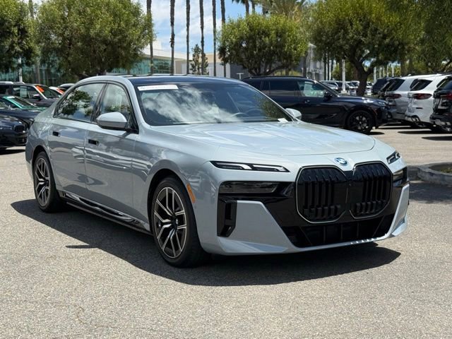 Used 2026 BMW 750e xDrive AWD/4WD image 6