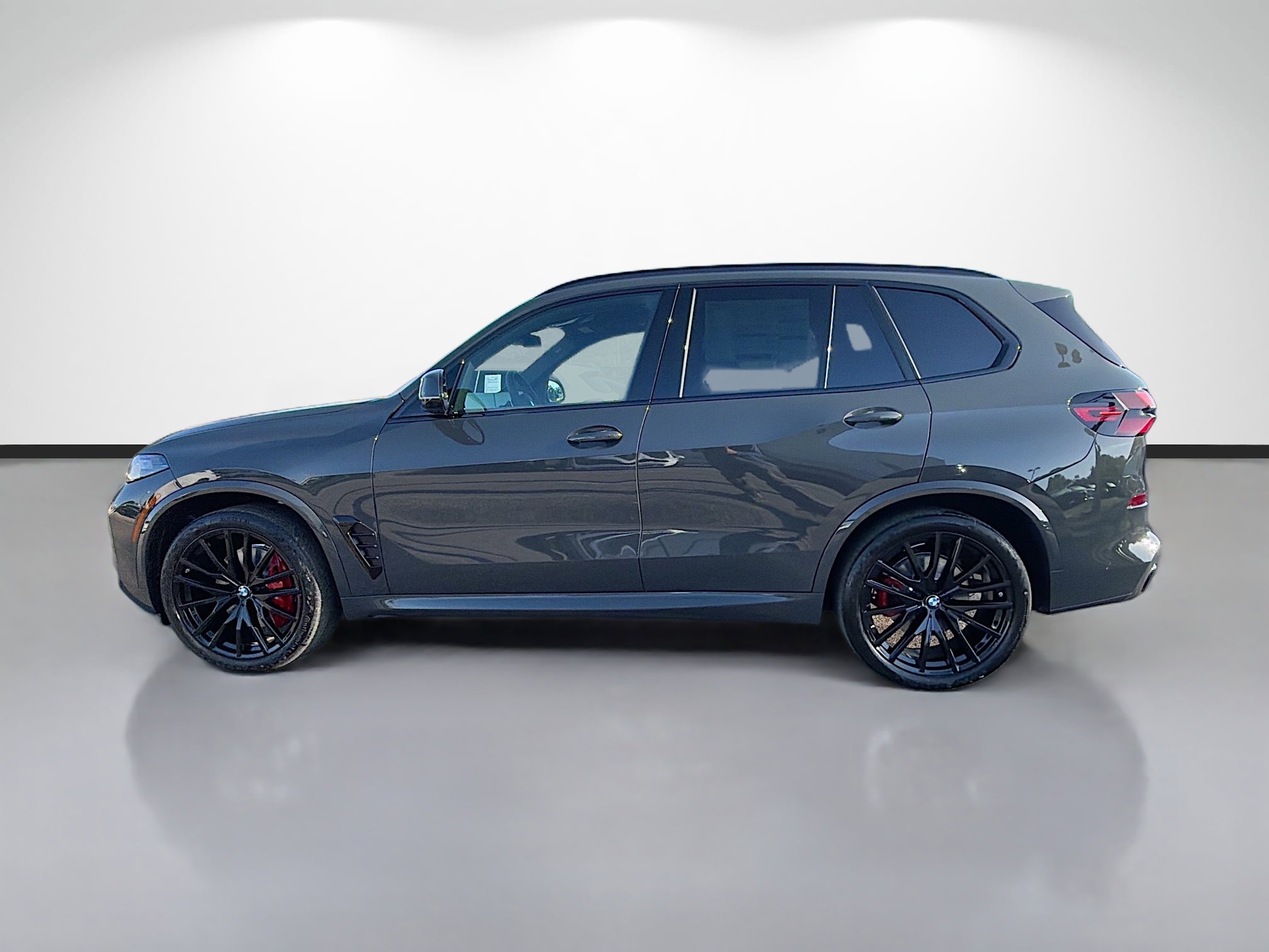 New 2026 BMW X5 xDrive40i w/ M Sport Package image 6