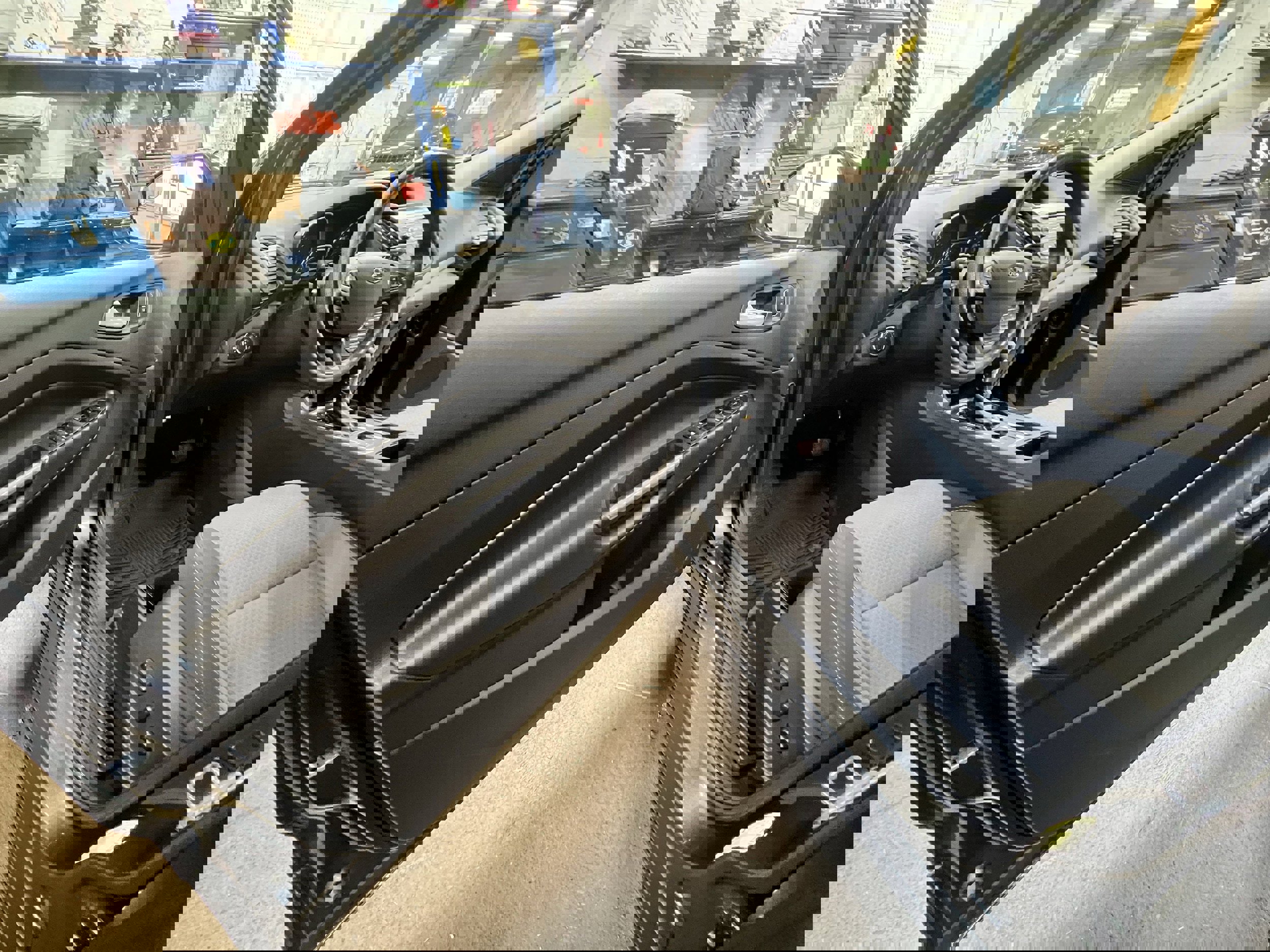 Used 2017 Ford Escape SE image 9