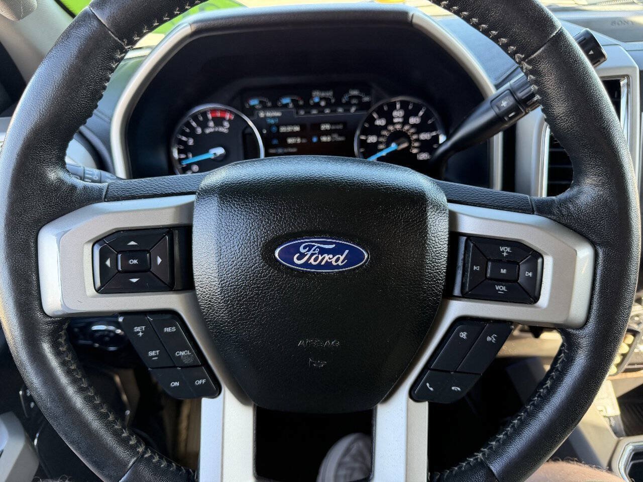 Used 2018 Ford F350 Lariat w/ Lariat Ultimate Package AWD/4WD image 26