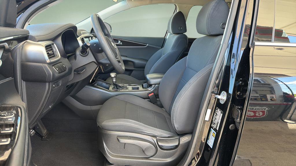 Used 2019 Kia Sorento L FWD image 19