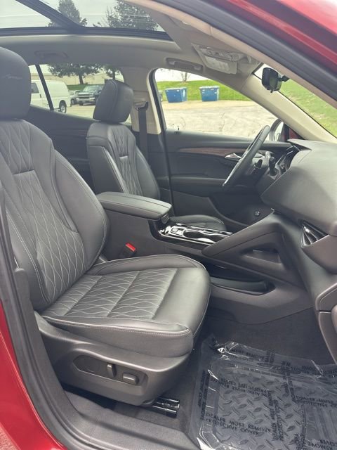 Used 2023 Buick Envision Avenir image 39