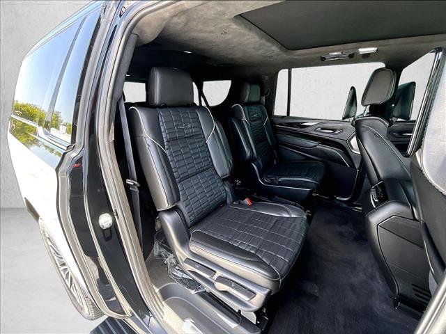 Used 2023 Cadillac Escalade ESV V AWD/4WD image 29
