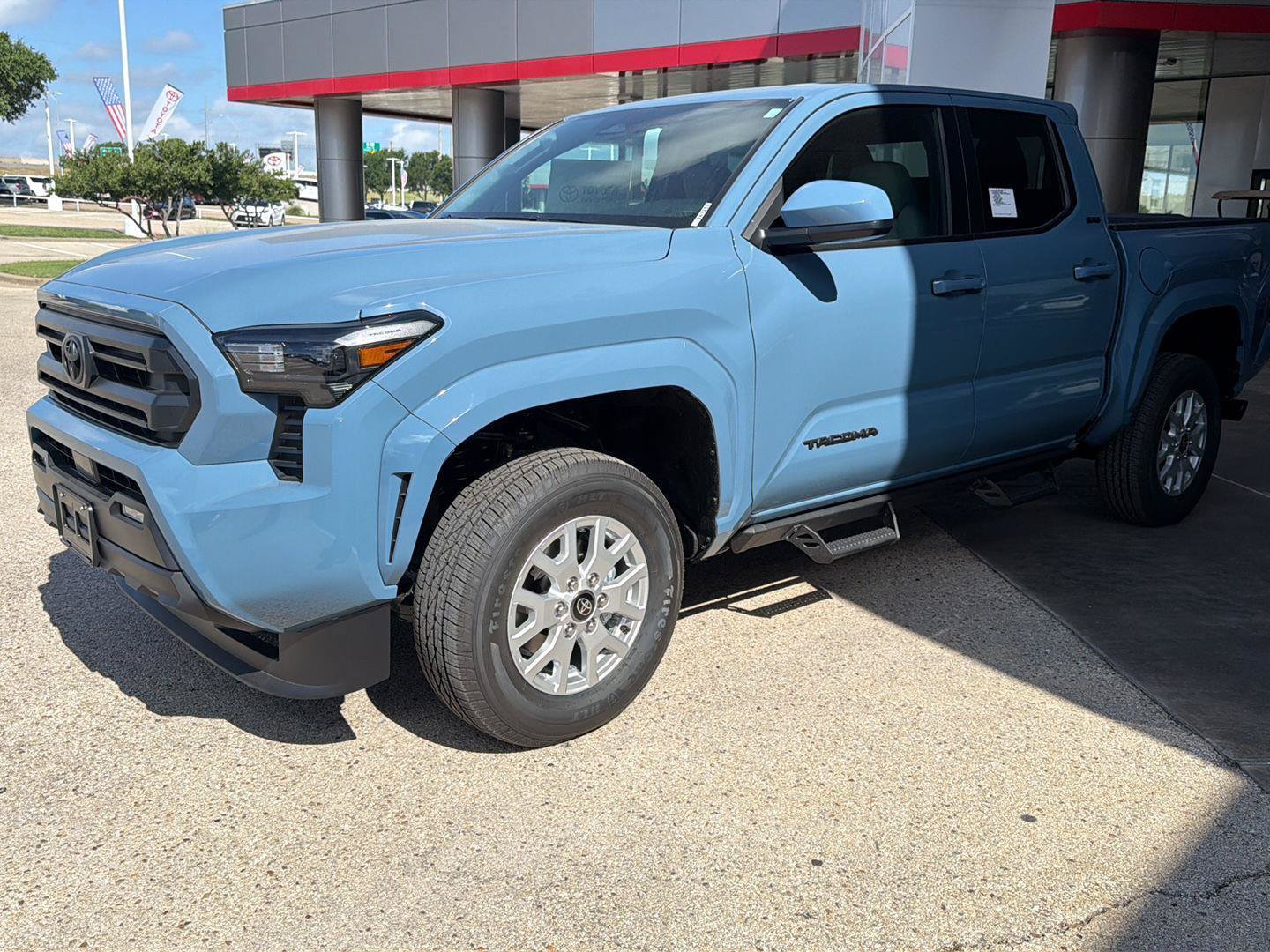 New 2026 Toyota Tacoma SR5 AWD/4WD image 3