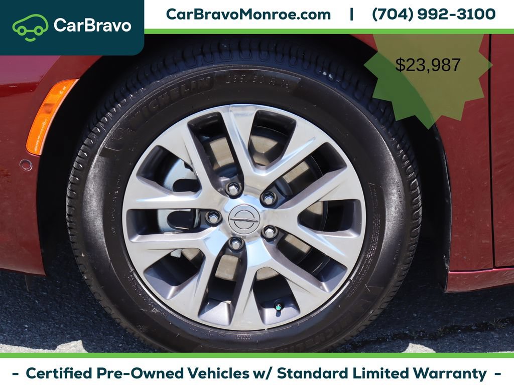 Used 2021 Chrysler Pacifica Pinnacle FWD image 13