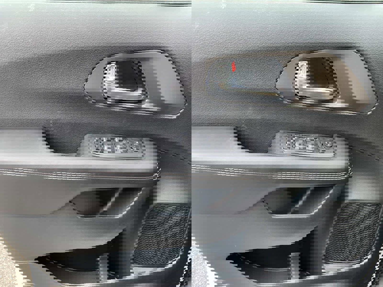 New 2026 Chrysler Voyager LX FWD image 16