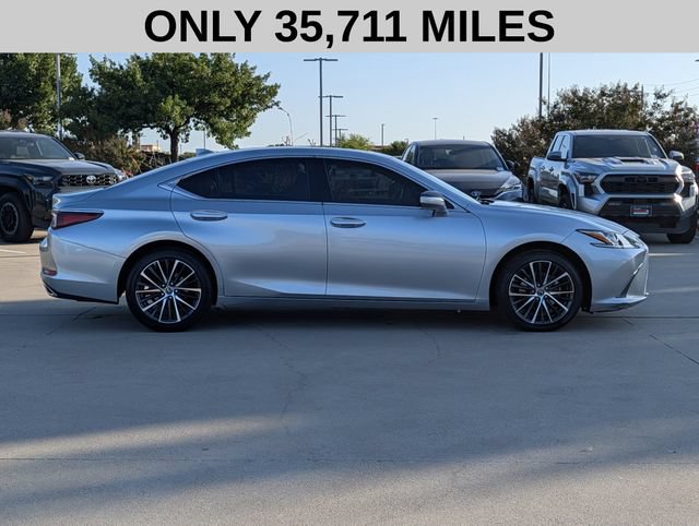Used 2022 Lexus ES 350 w/ Premium Package FWD image 4