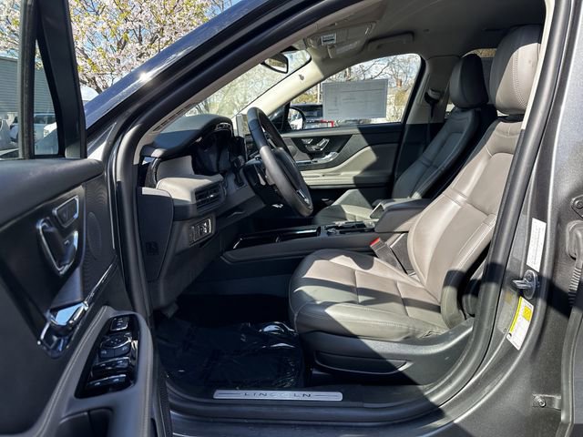 Certified 2025 Lincoln Corsair AWD image 19