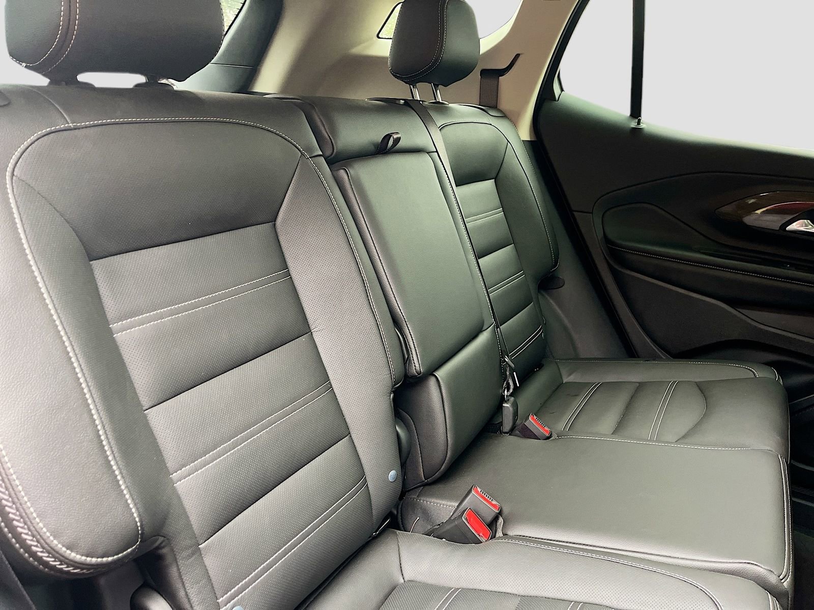 Used 2024 GMC Terrain Denali w/ Denali Premium Package image 29