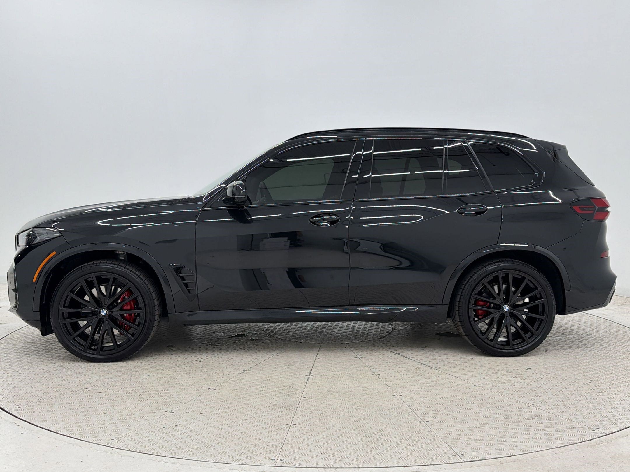 Certified 2026 BMW X5 xDrive40i w/ M Sport Package image 2