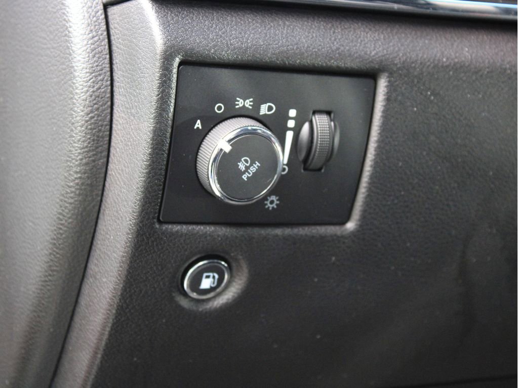 Certified 2021 Jeep Grand Cherokee Limited AWD/4WD image 15