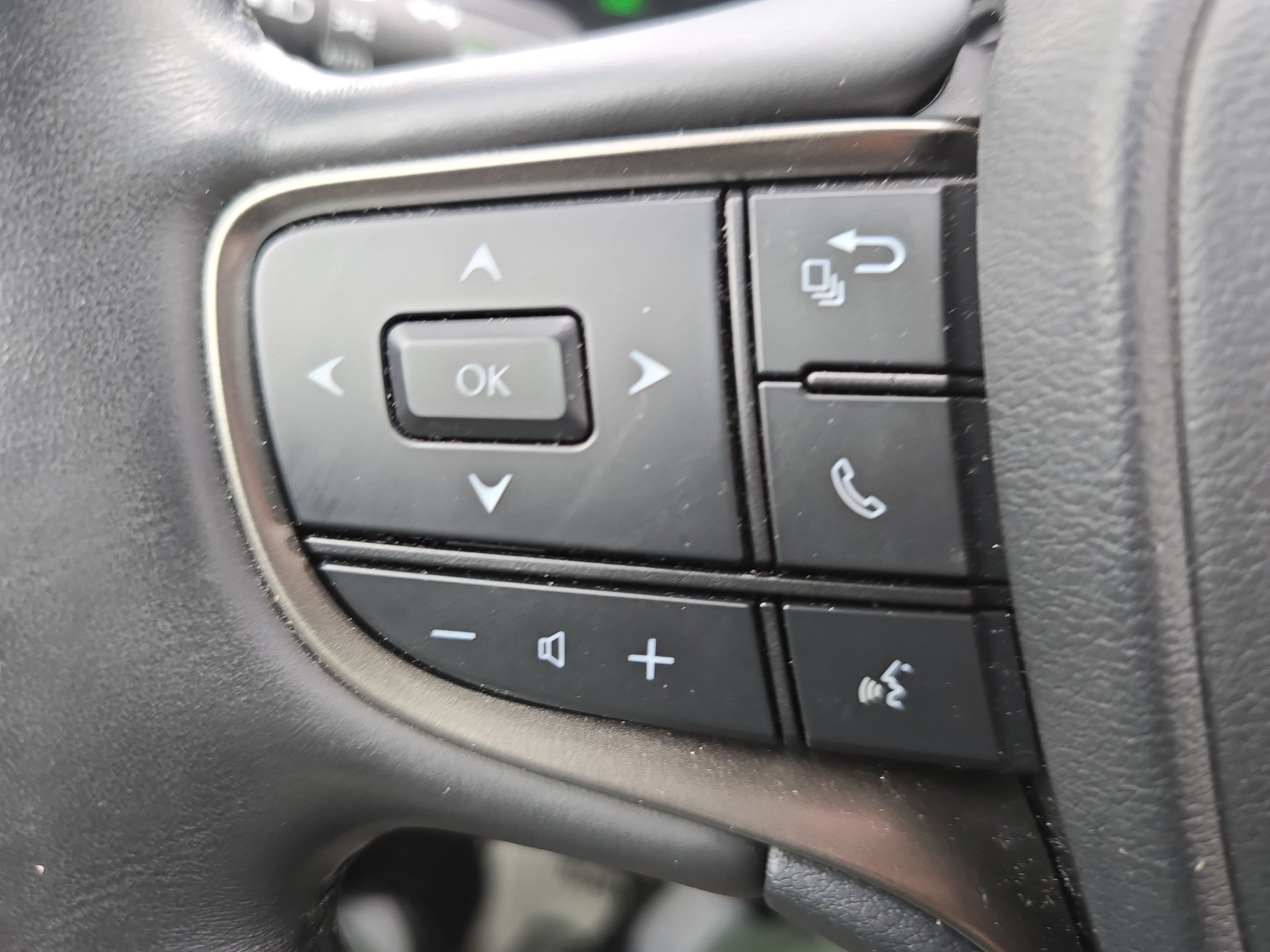 Used 2023 Lexus UX 250h FWD w/ Accessory Package (Z2) image 17