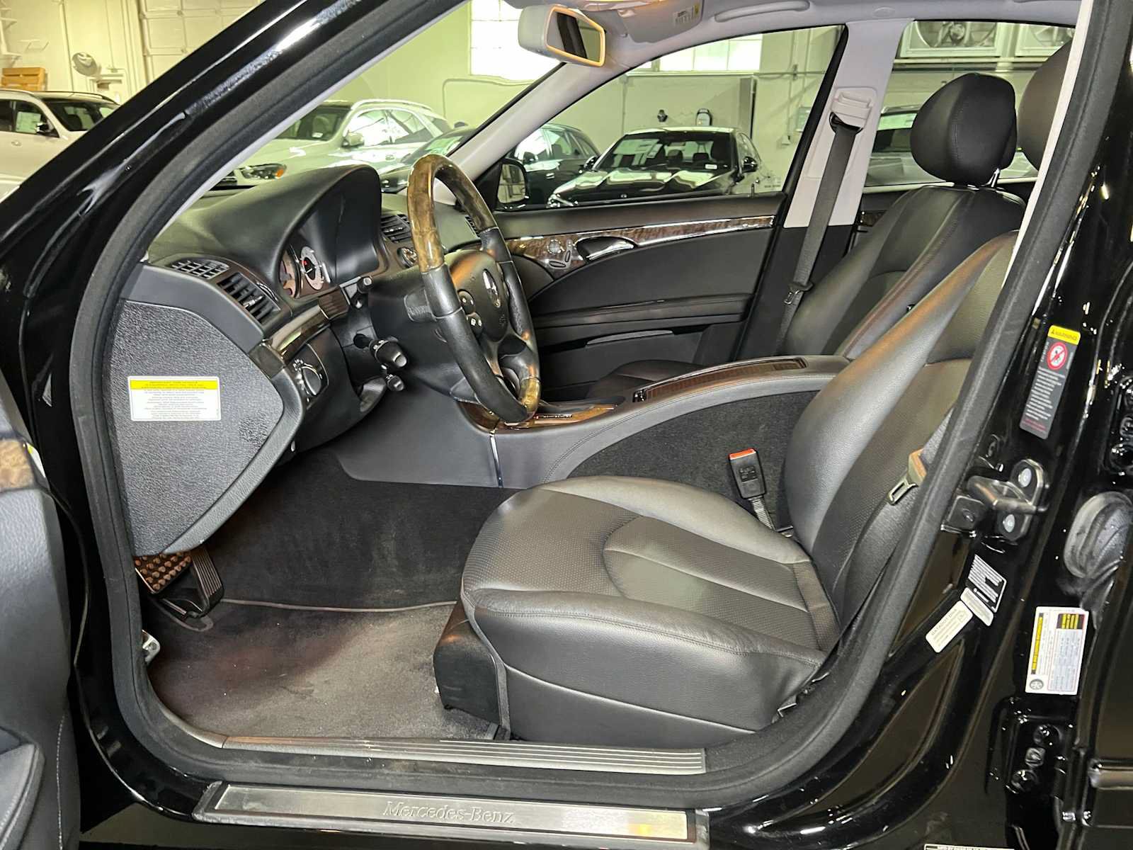 Used 2008 Mercedes-Benz E 350 4MATIC Sedan image 20