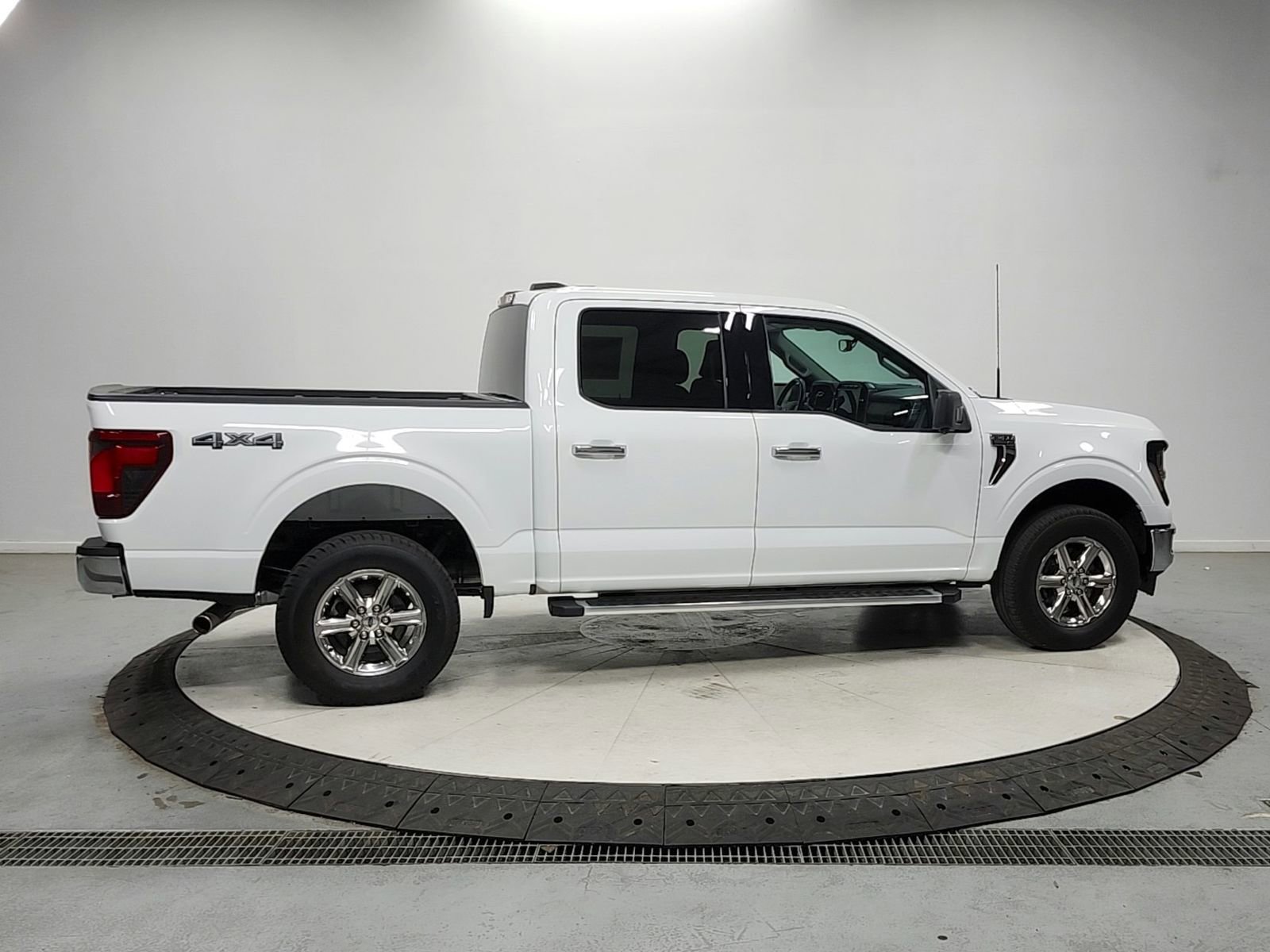 Used 2024 Ford F150 XLT w/ Mobile Office Package image 8