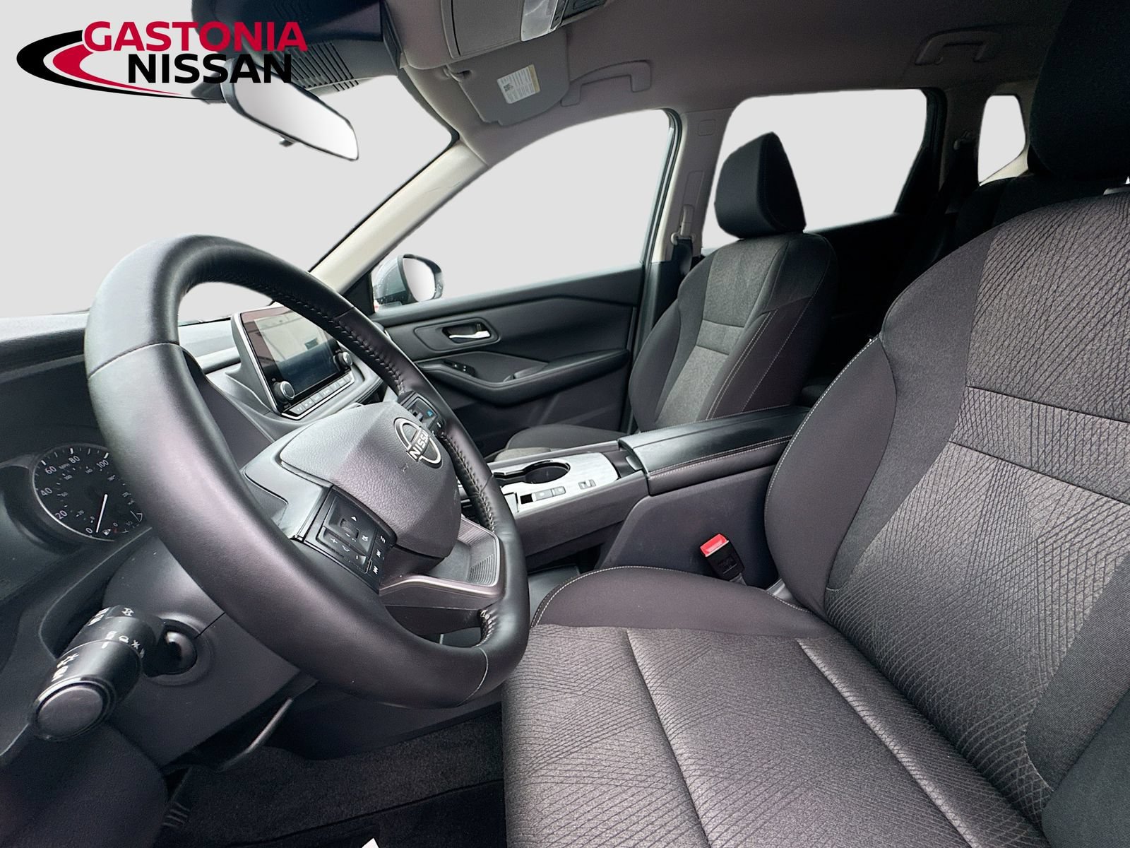 Used 2026 Nissan Rogue SV FWD image 26