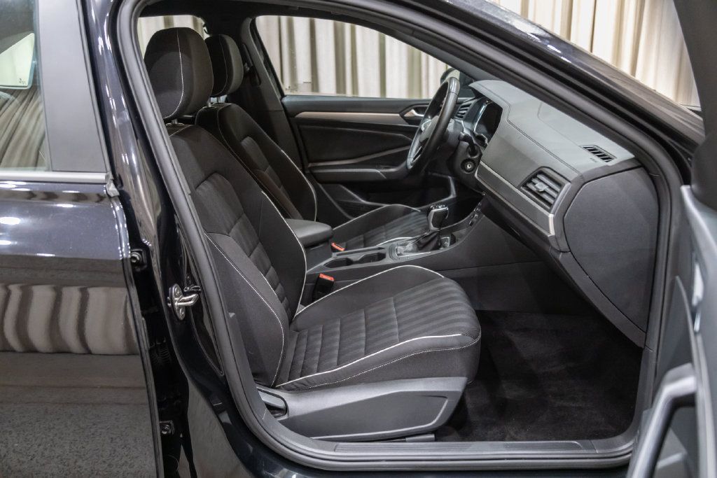 Used 2023 Volkswagen Jetta Sport FWD image 13