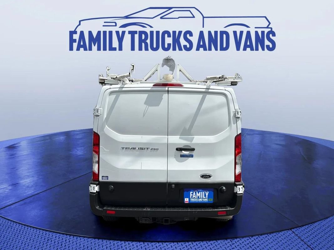 Used 2020 Ford Transit 250 Low Roof RWD image 4