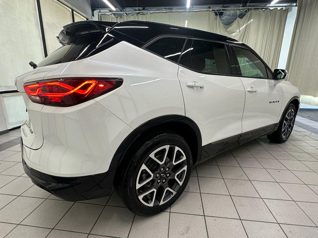 Certified 2023 Chevrolet Blazer RS w/ Driver Confidence II Package AWD/4WD image 3
