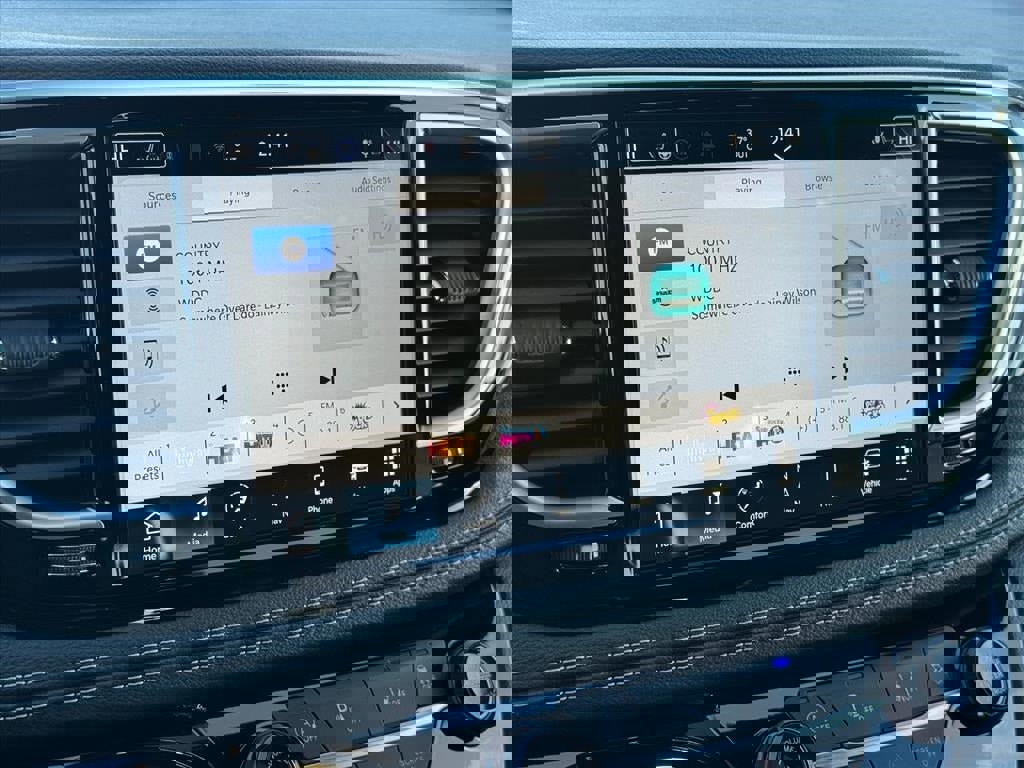 New 2026 Chrysler Pacifica Limited w/ Trailer Tow Group image 23