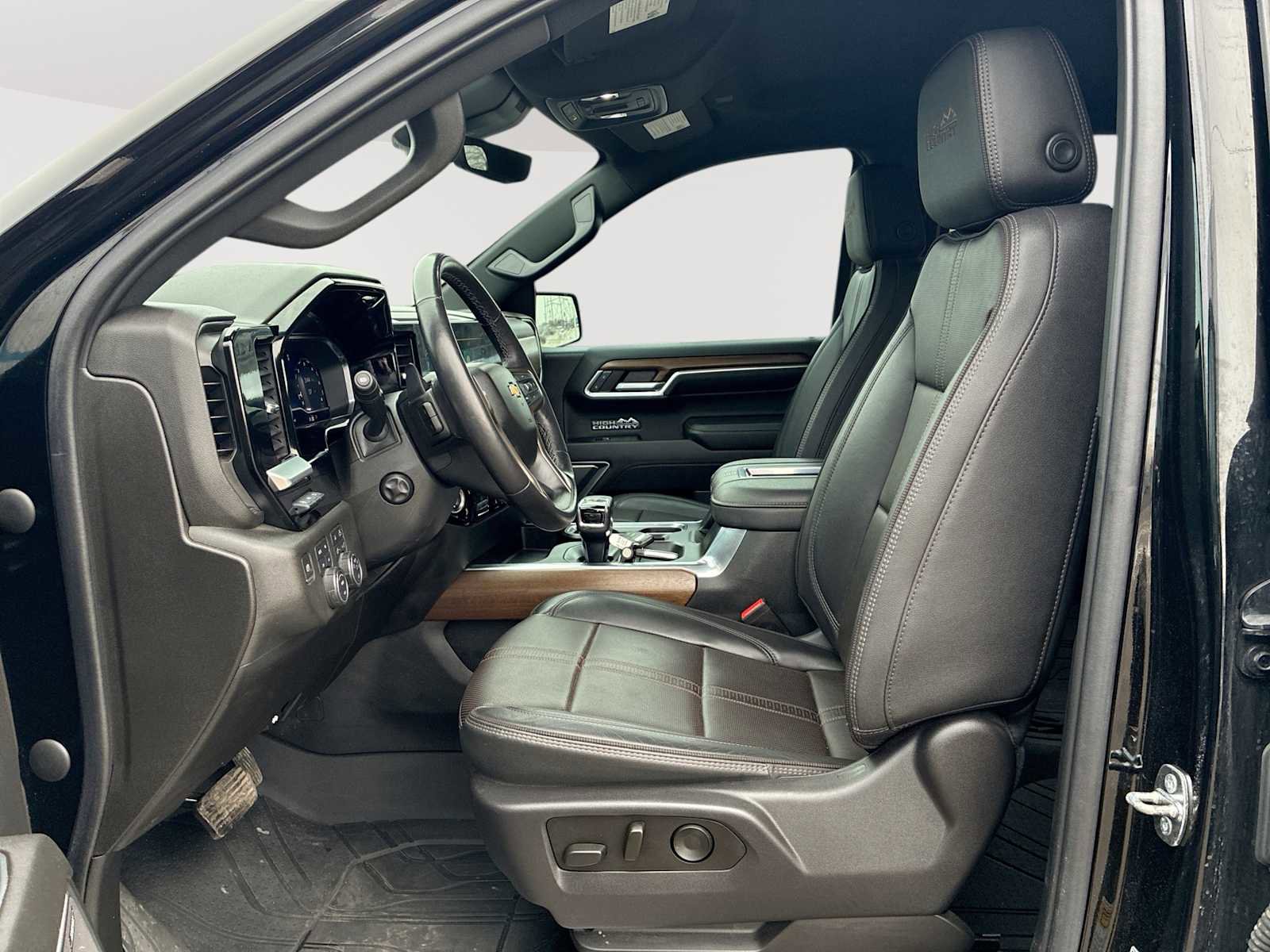 Certified 2022 Chevrolet Silverado 1500 High Country w/ Technology Package image 19