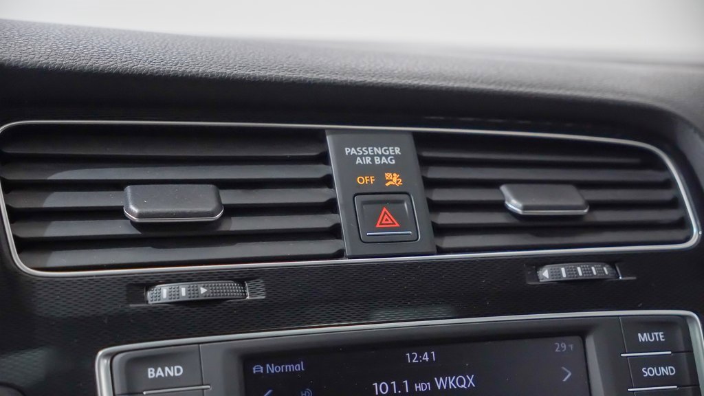 Used 2016 Volkswagen GTI SE image 27