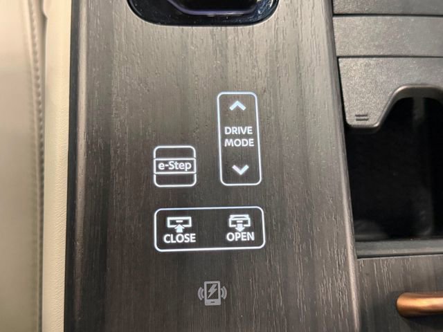 Used 2023 Nissan Ariya AWD image 35