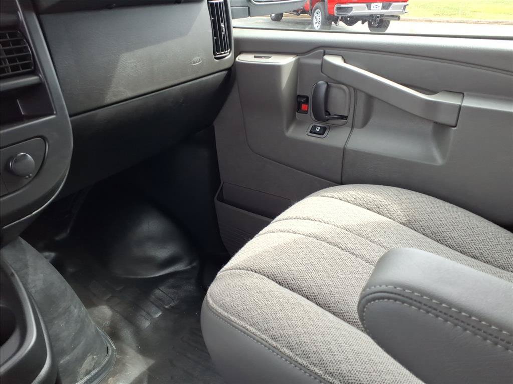 New 2026 Chevrolet Express 3500 w/ Driver Convenience Package RWD image 21