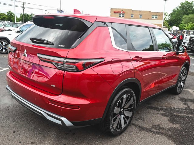 New 2025 Mitsubishi Outlander SE image 6