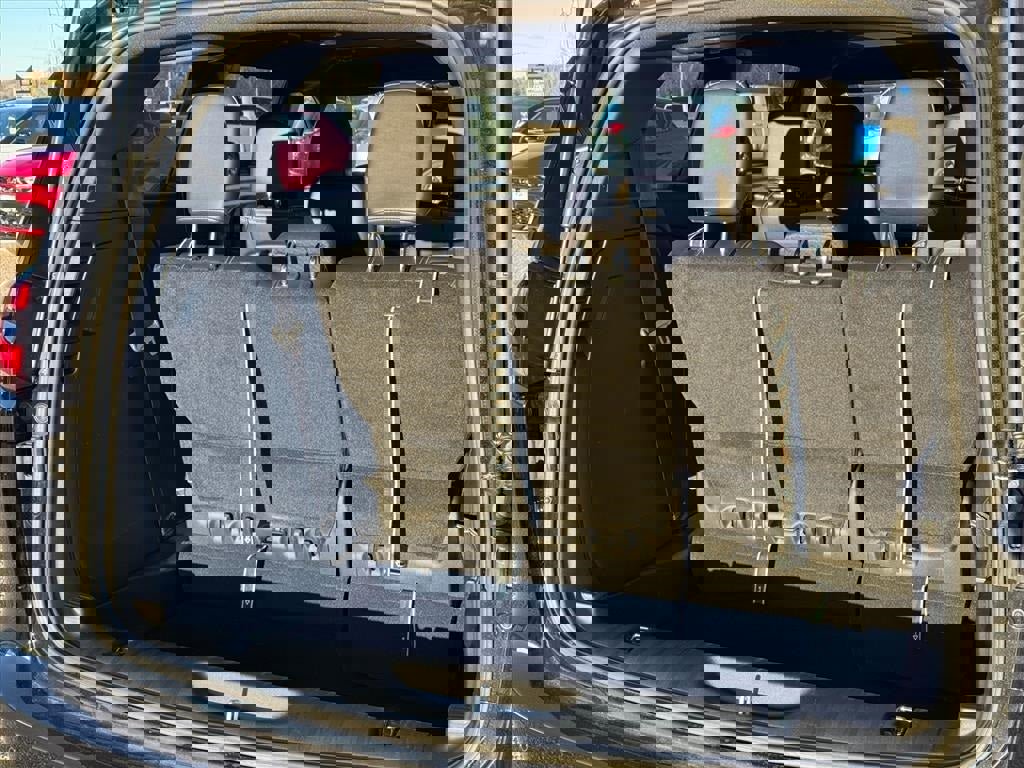 New 2026 Chrysler Pacifica Select w/ S Appearance Package image 5