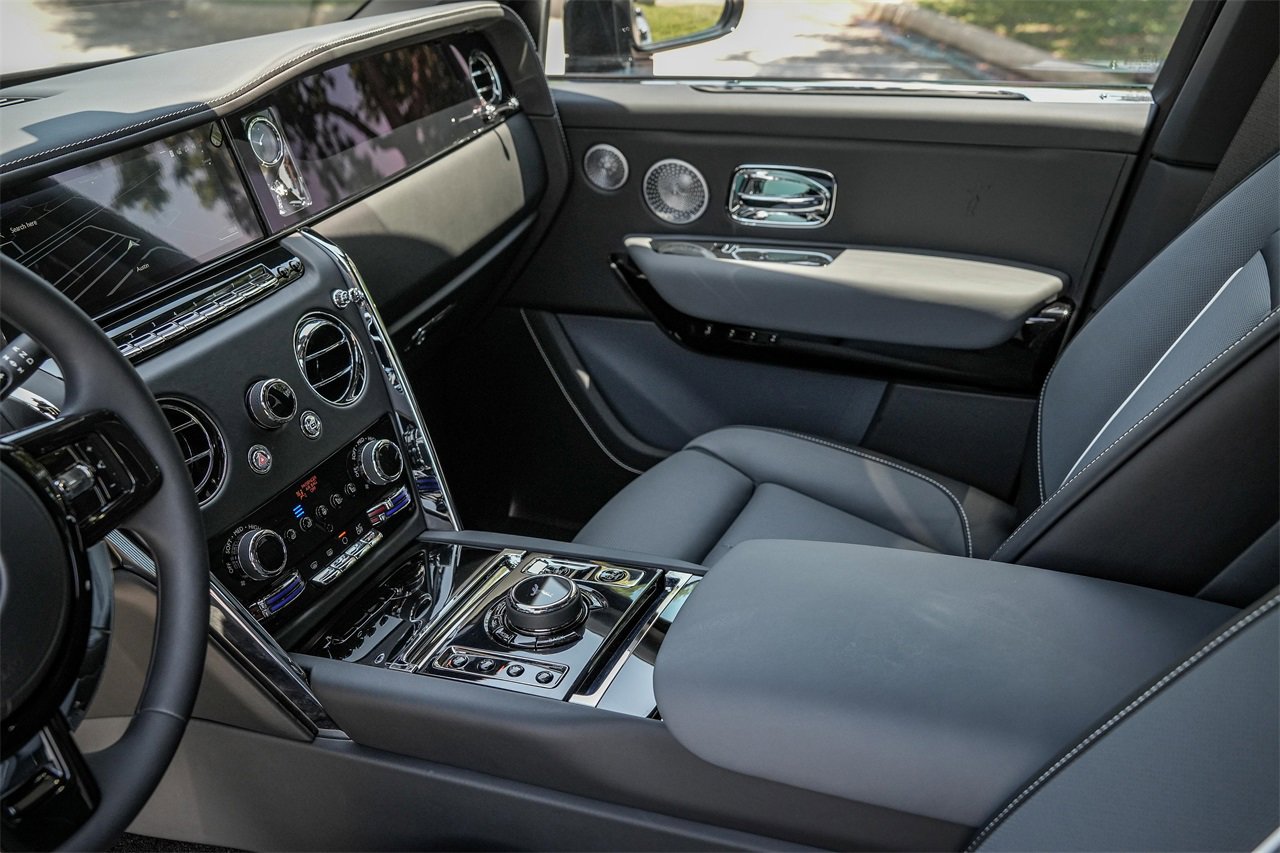 New 2025 Rolls-Royce Cullinan image 20