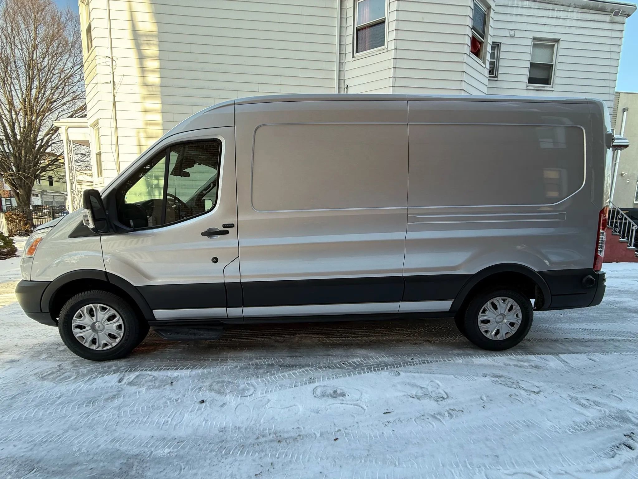 Used 2019 Ford Transit 150 148 Medium Roof w/ Premium Package image 4