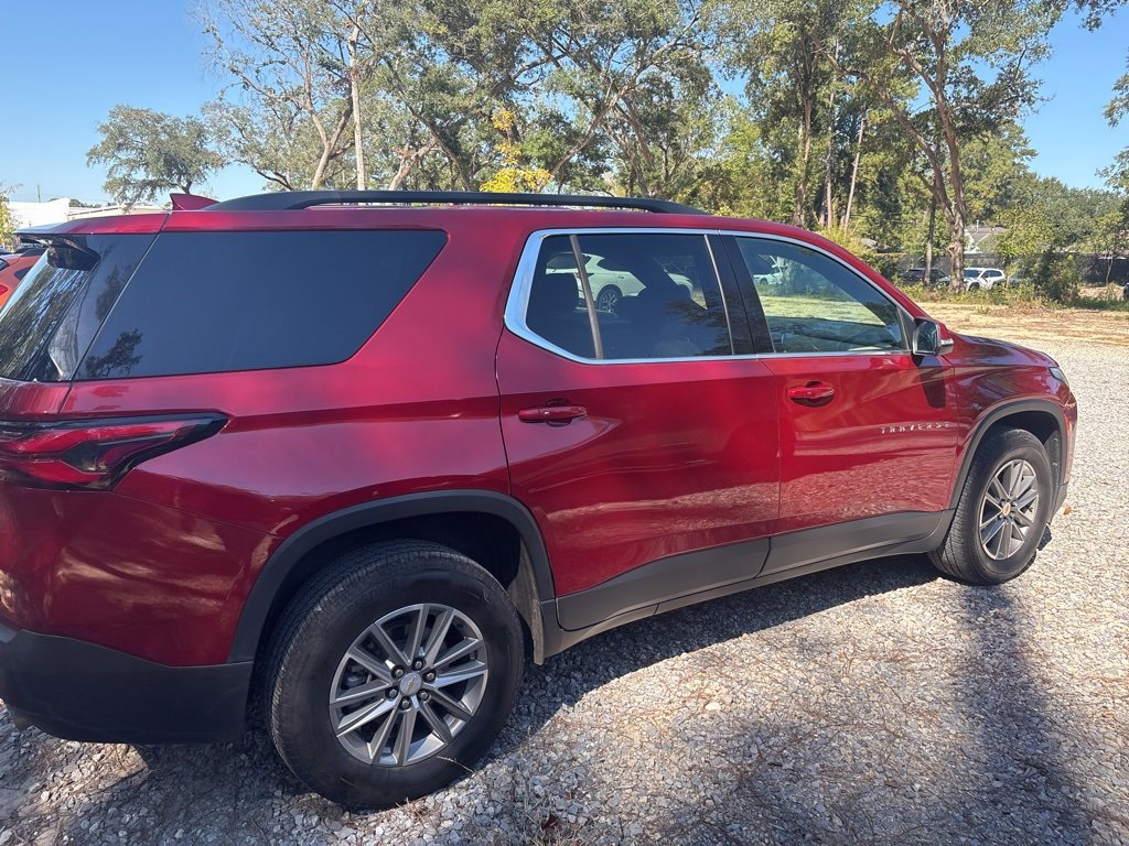 Used 2023 Chevrolet Traverse LT image 7