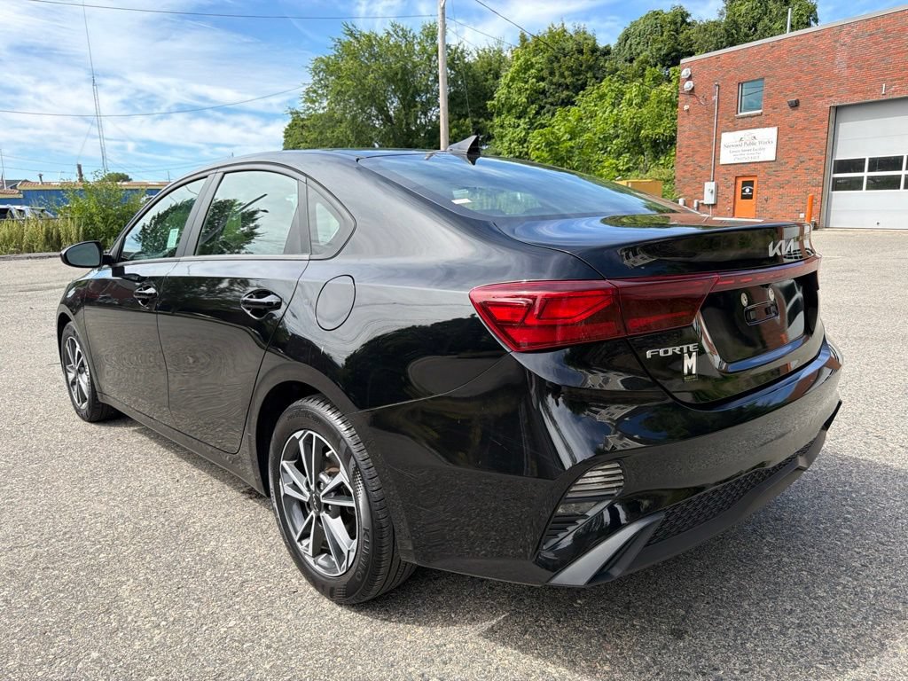 Certified 2022 Kia Forte LXS FWD image 4