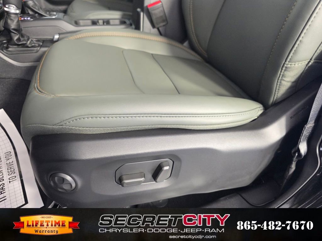 New 2025 Jeep Gladiator Mojave image 14