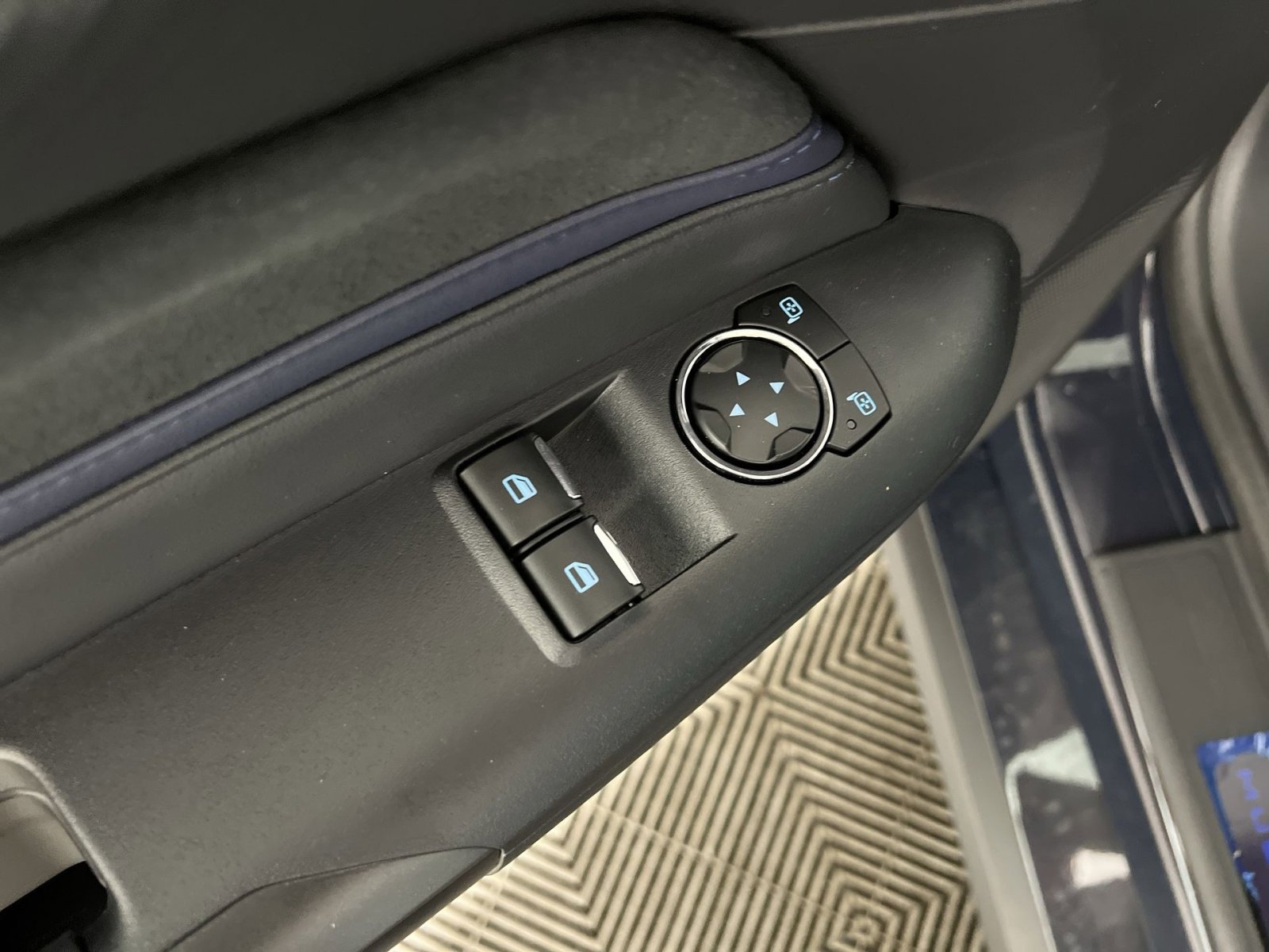 New 2025 Ford Mustang Dark Horse image 15