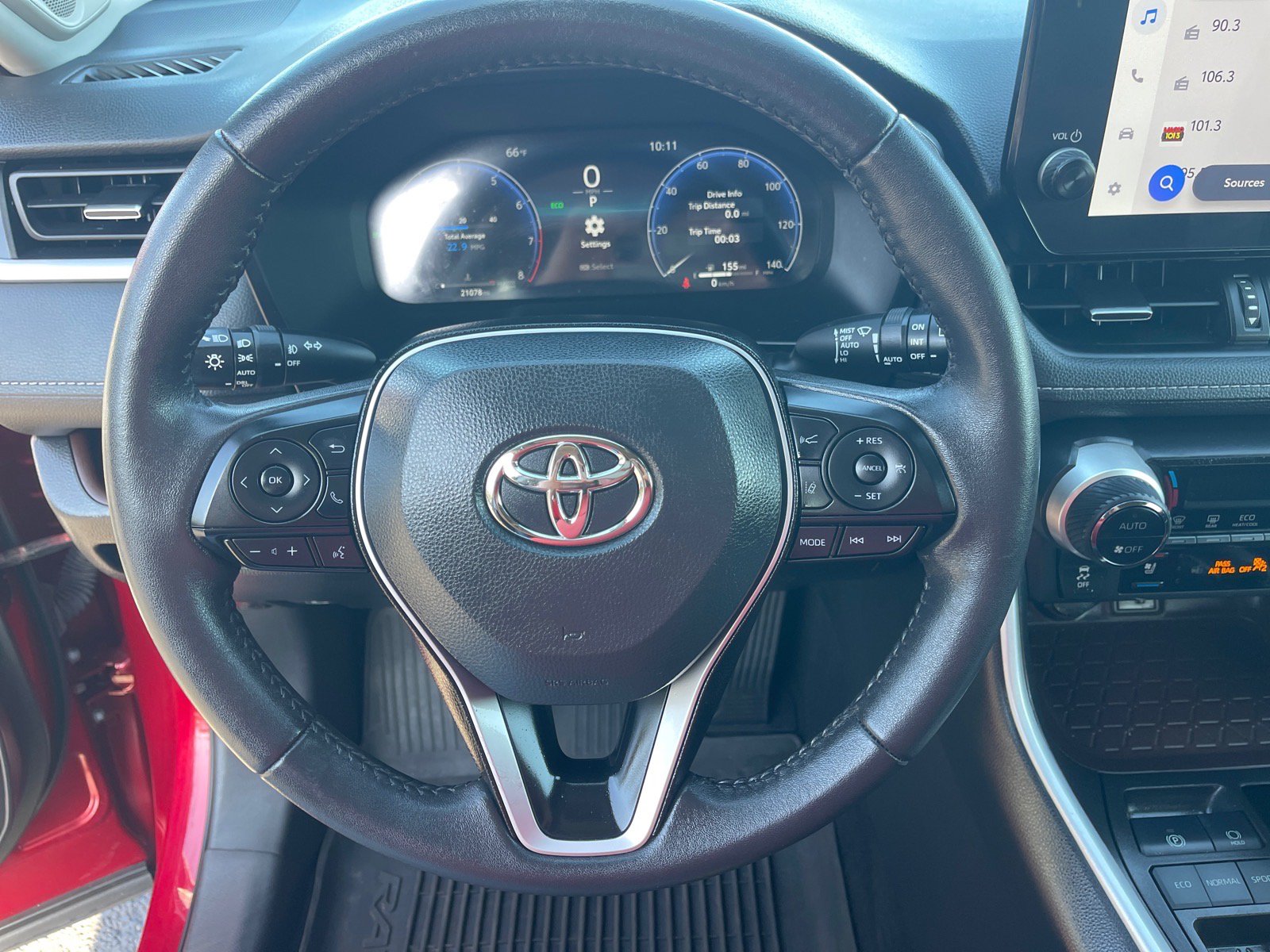 Used 2023 Toyota RAV4 Limited w/ Limited Grade Weather Package FWD image 7