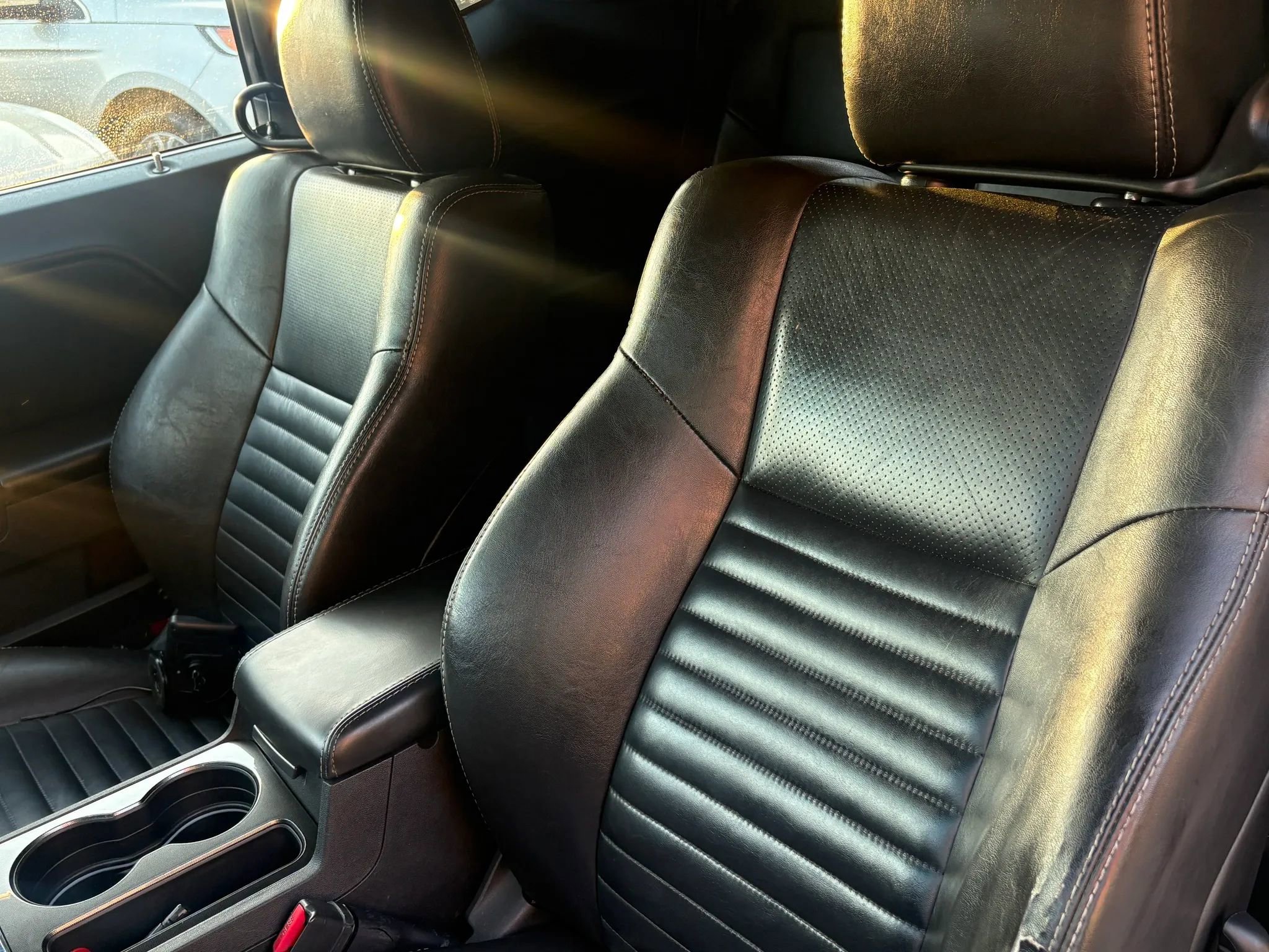 Used 2010 Dodge Challenger R/T RWD image 11