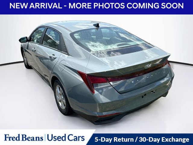 Used 2021 Hyundai Elantra SE FWD image 9