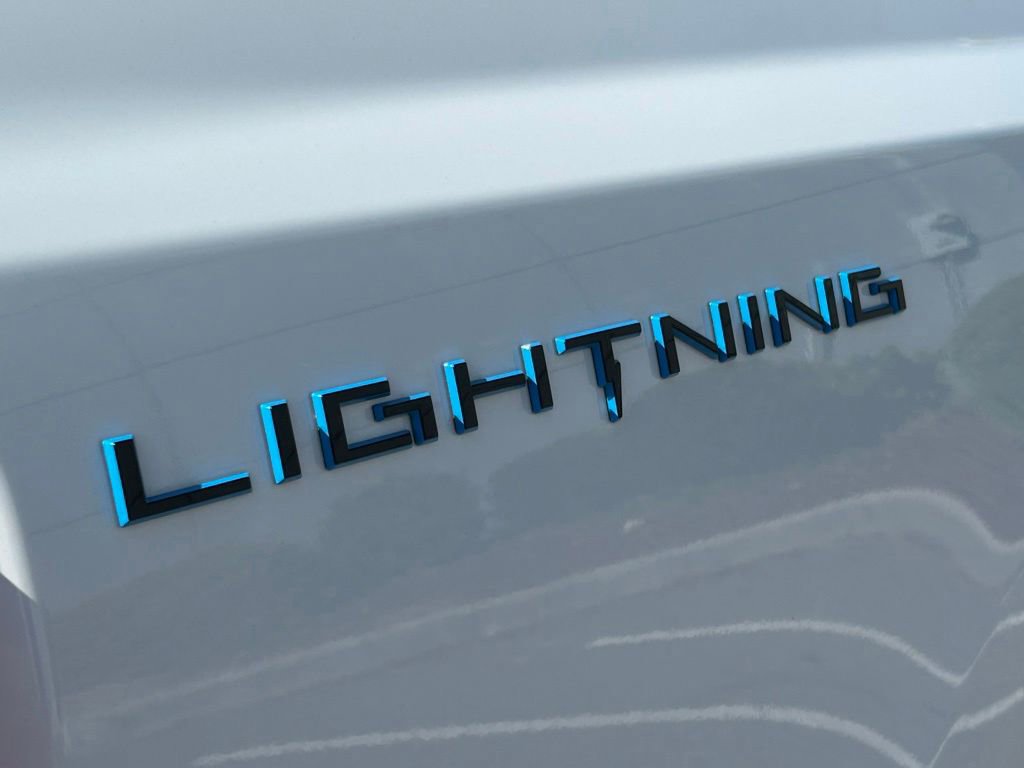Used 2025 Ford F150 Lightning XLT AWD/4WD image 55