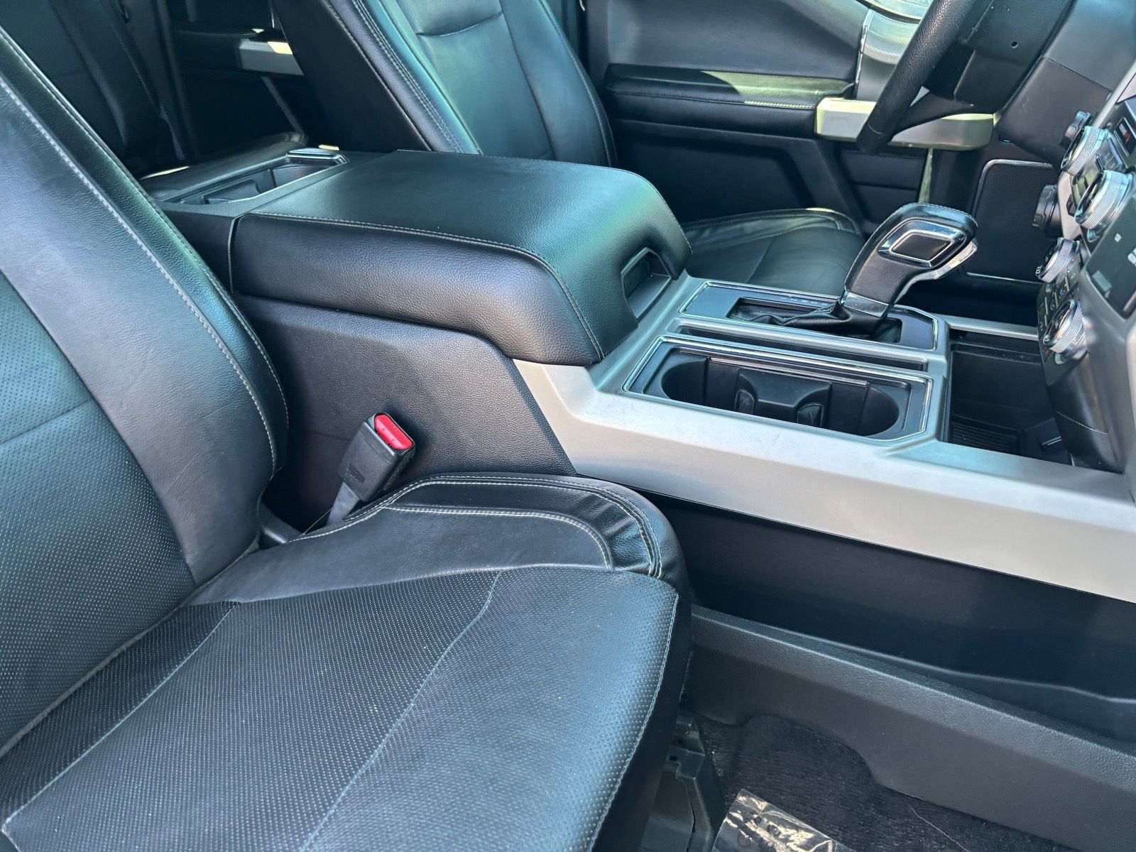 Used 2016 Ford F150 Lariat w/ Equipment Group 502A Luxury image 15