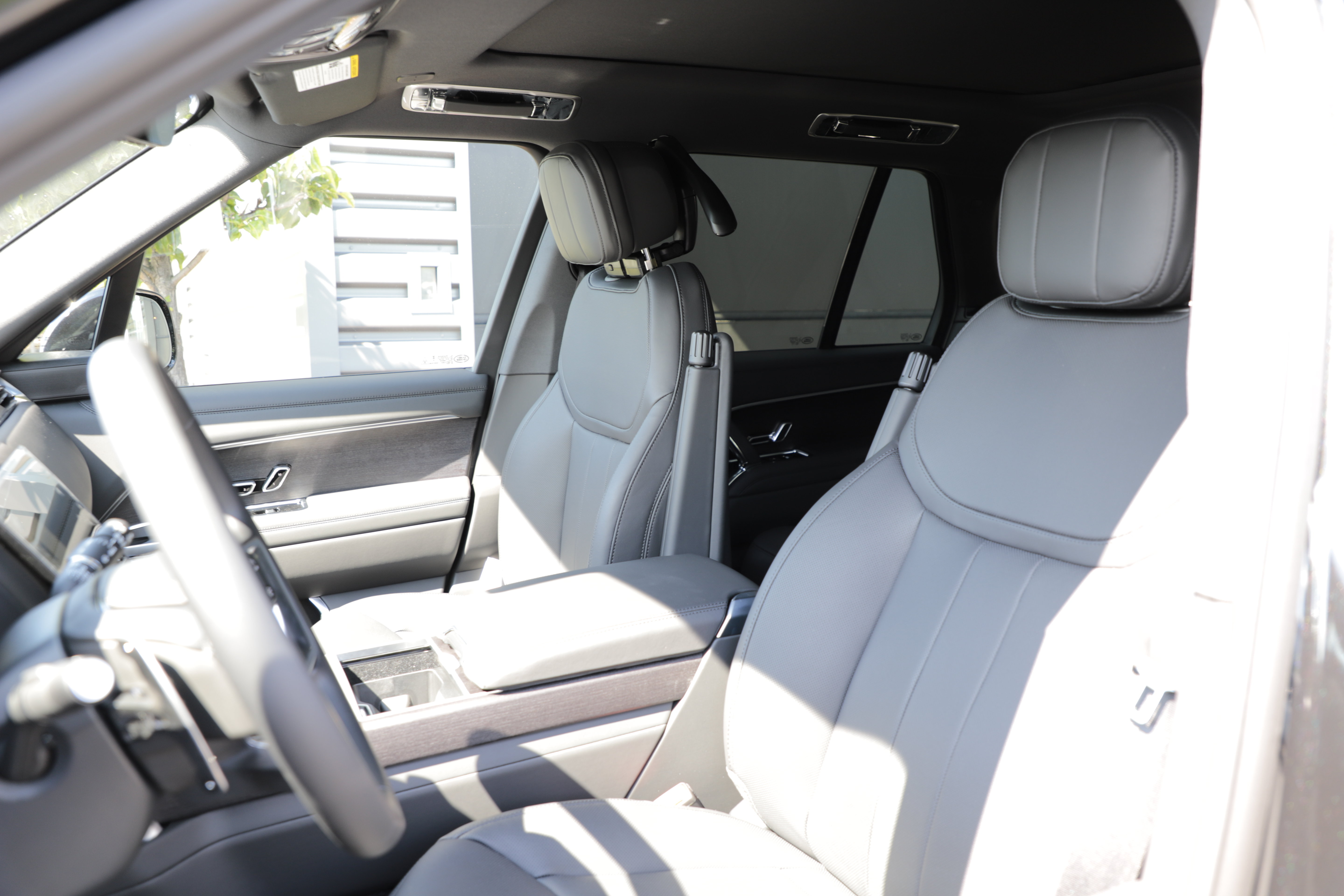 New 2026 Land Rover Range Rover SE AWD/4WD image 16